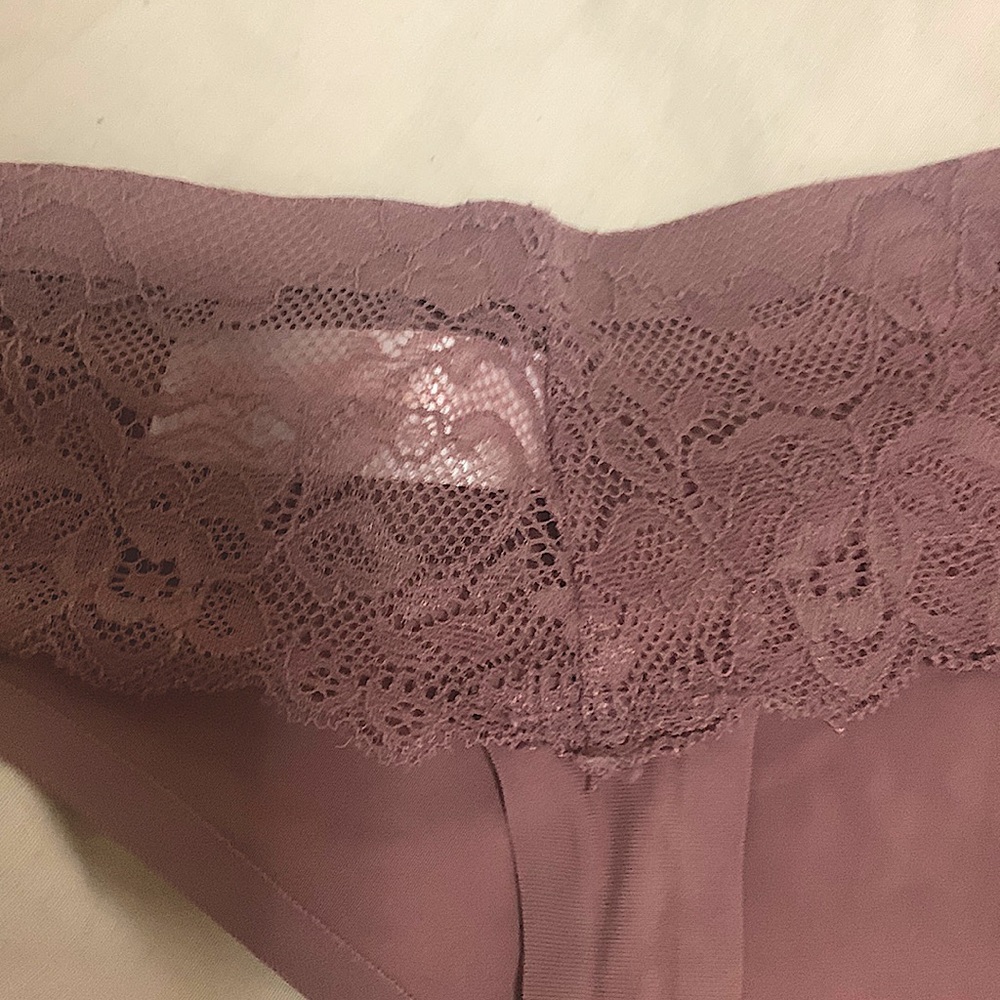 Danskin mouve thongs size L